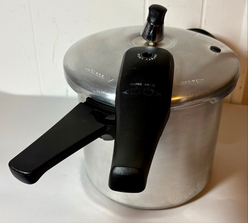 Denmark Tools for Cooks 6 Qt Aluminum Pressure Cooker Model V20-7(6)-00